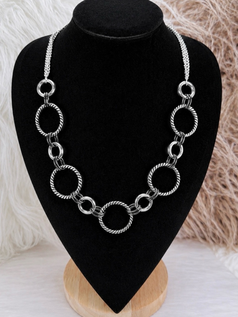 Black and Silvertone, chain-link lightweight Necklace